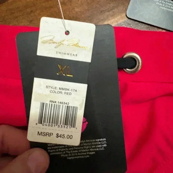 Marylin Monroe bikini - Picture 2 of 4